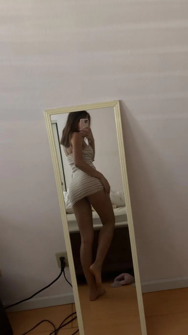 Relapsing to NN? How needy.. guess which pic’s mine 😽