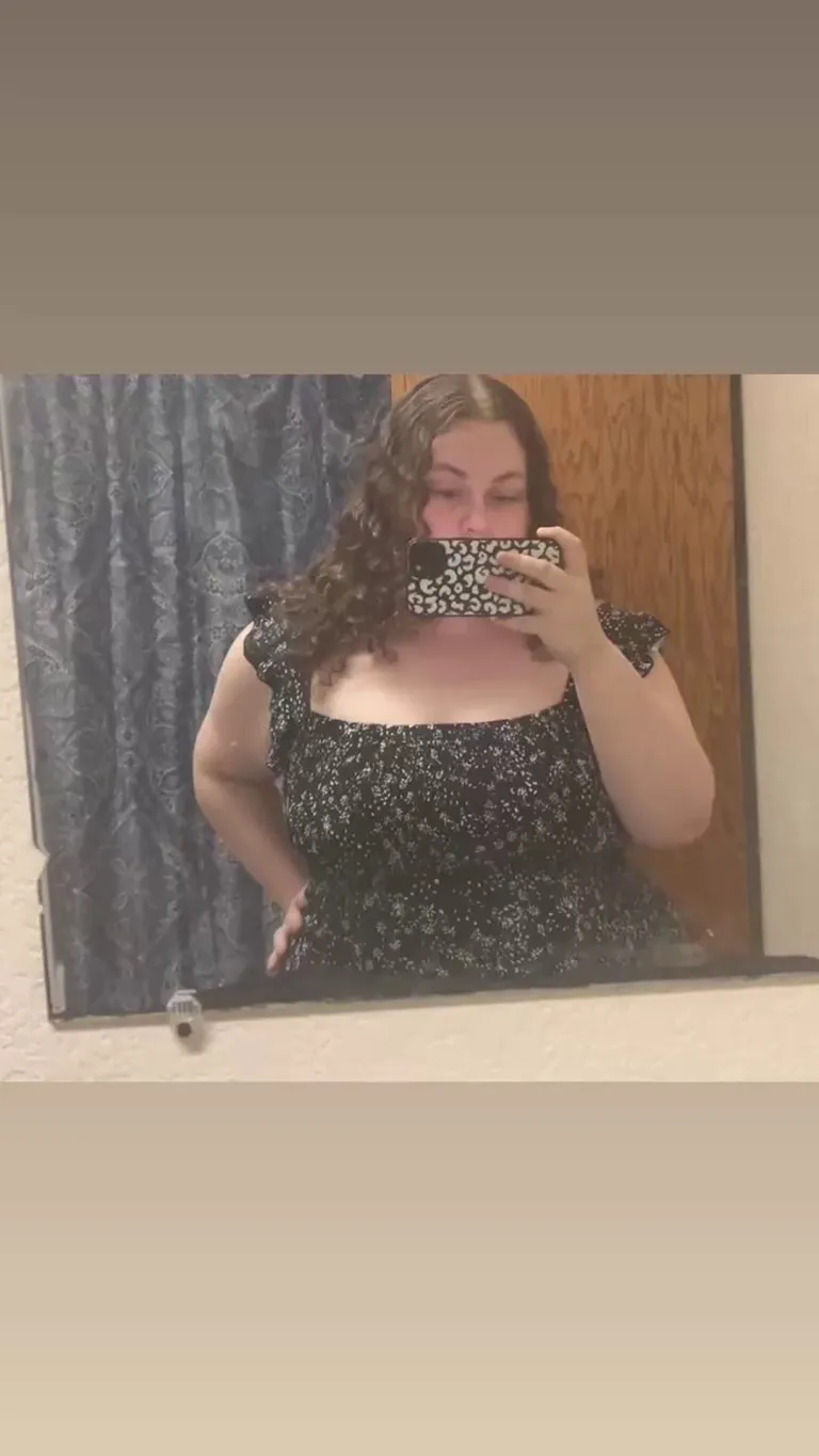 new cute dress, same naughty gal~!