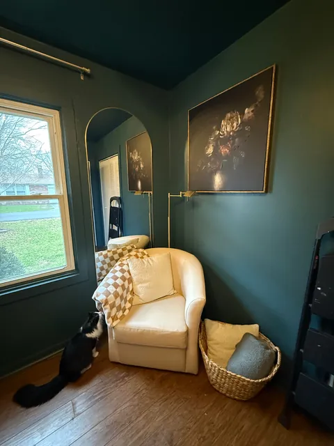 My amazing husband built me these built in bookcases with a desk for Christmas! I’m the dreamer and he’s makes all of my dreams come true! What do you guys think? Will you show him some love?! 