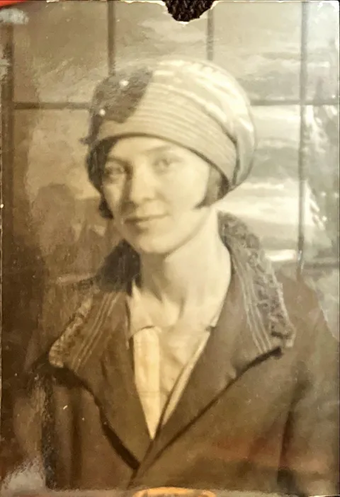 My great-grandmother Pearl, late 1920s