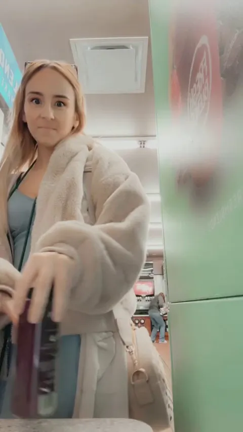 Something about holiday season flashing… 