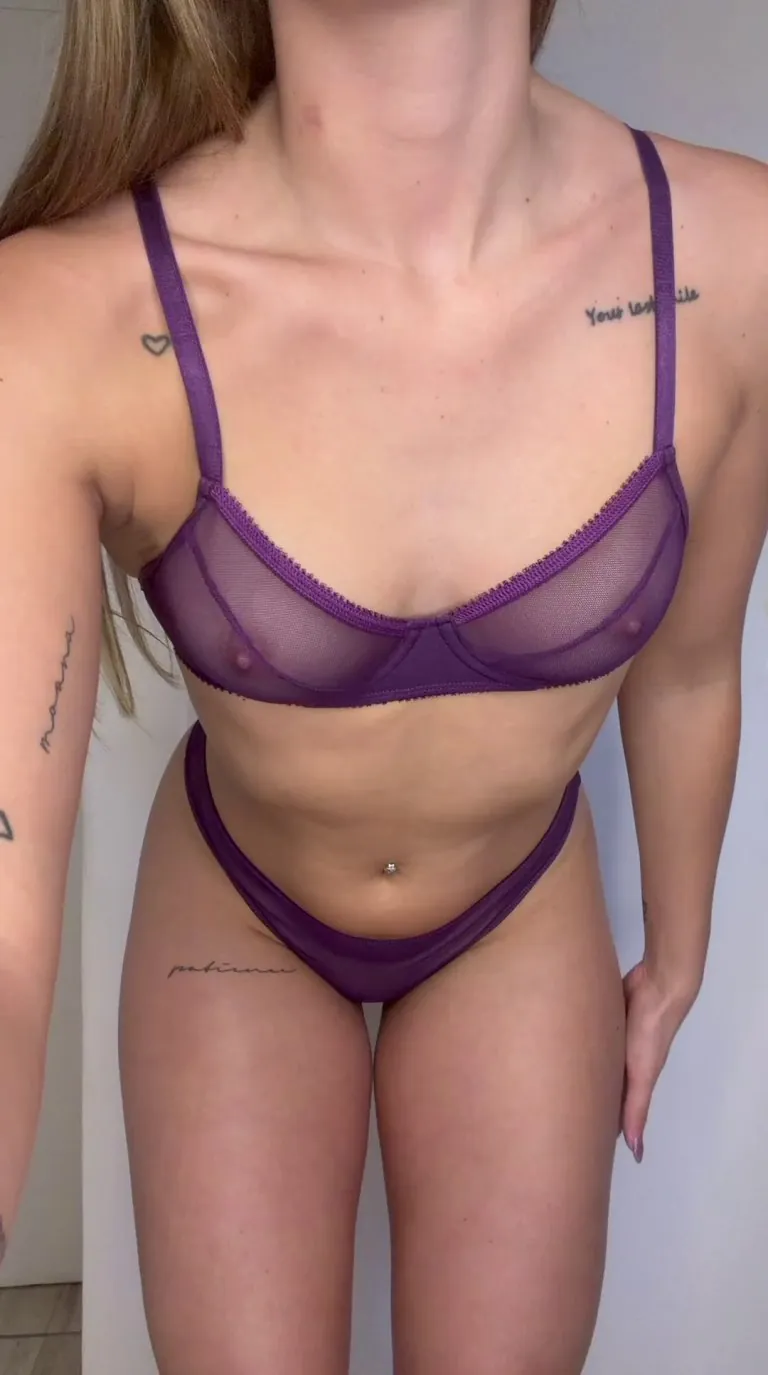 I like to twerk and show my big ass