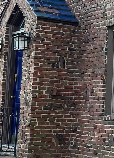 Is there any history behind the use of these “twisted” bricks I’ve seen on several houses in Boston/Cambridge?