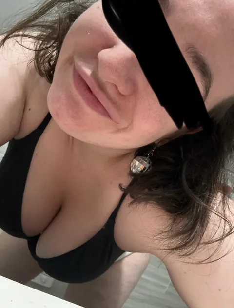 Should we smoke weed and hold hands???? (F)