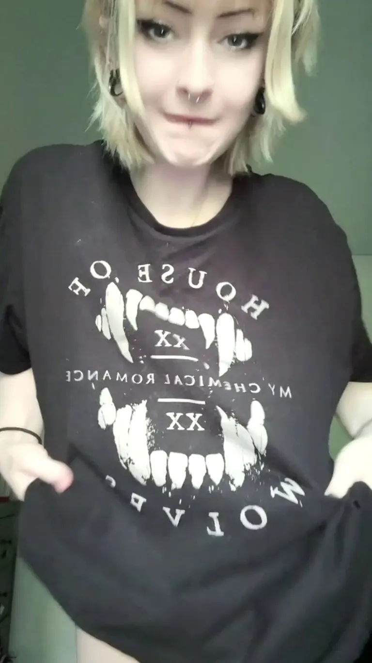 Bigger and sluttier than ur ex