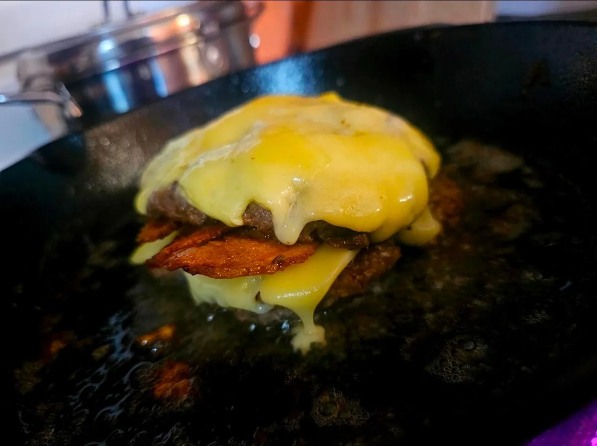 [Homemade] Burger &amp; Fries