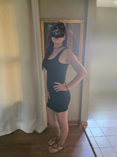 This is my wifes "fuck me" dress. Make sure to swipe