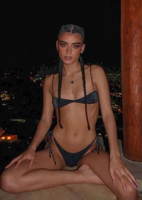 I’m the idiot who locked himself up thinking it’d help me quit porn… joke’s on me, now I’m hornier than ever. If this doesn’t make you relapse tonight, you’re stronger than I am (spoiler: you’re not). Comment ‘I’m weak too’ if you’re throbbing right now.”