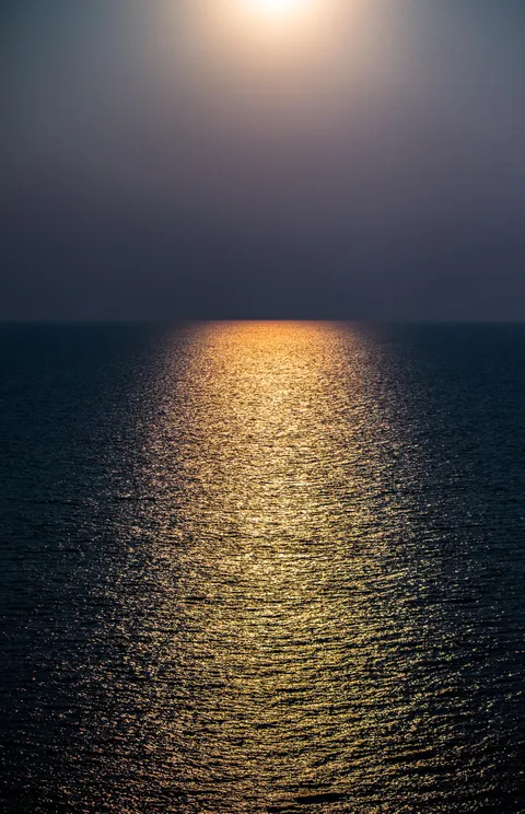 Took a different perspective of sunset. Intentionally cropped the sun [Composition].