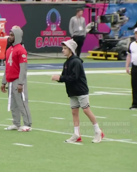 [Colts] Peyton Manning's 13-year-old son Marshall shows impeccable throwing form &amp; footwork