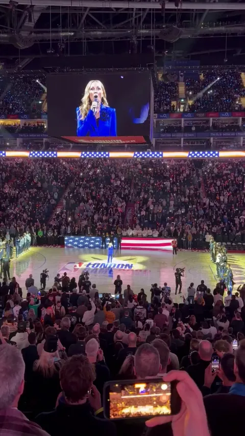 "Leave Greenland Alone!" Heckler shouts during U.S. anthem at London NBA game — crowd erupts in cheers