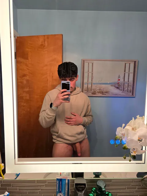 (20) just got home after a run♡