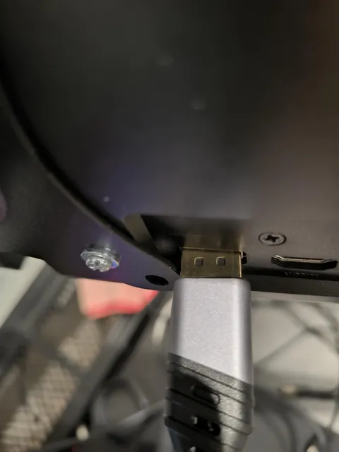 I can't use the DP port because the monitor stand slightly blocks the input