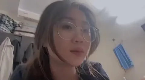 Omg It’s so clingy, I’m so jealous.