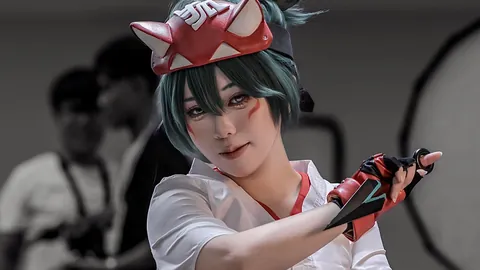 went to a convention in my kiriko cosplay! 😽