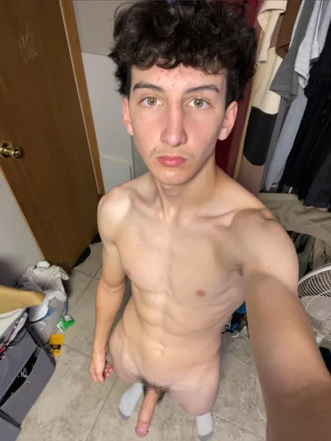 18 straight I’m insecure:(