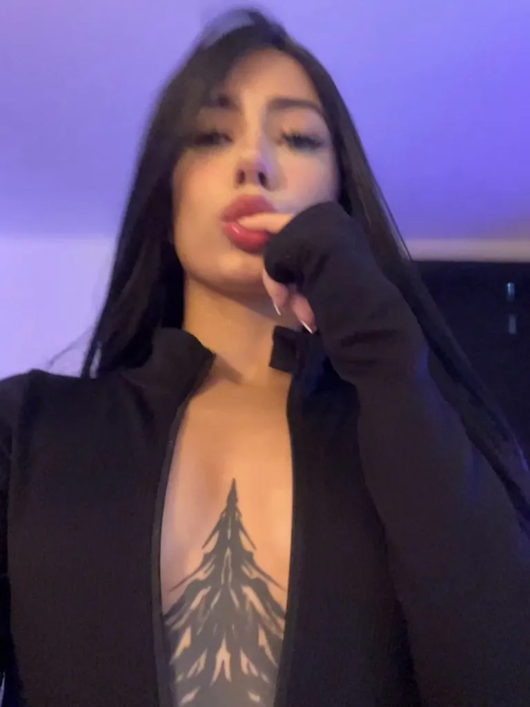 She's an intense Ahegao baby