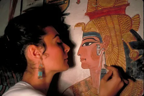 Italian conservator Lorenza D'Alessandro during restoration work on the tomb of Nefertari in the late 1980s (Egypt)