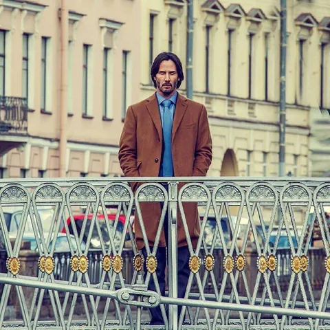 PsBattle: Keanu Reeves in Russia
