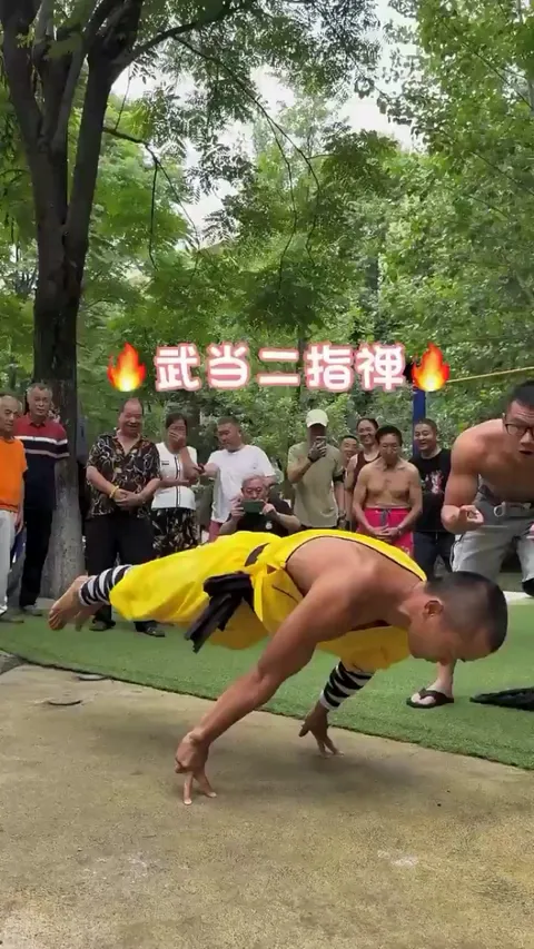 Shaolin master shows how it's done