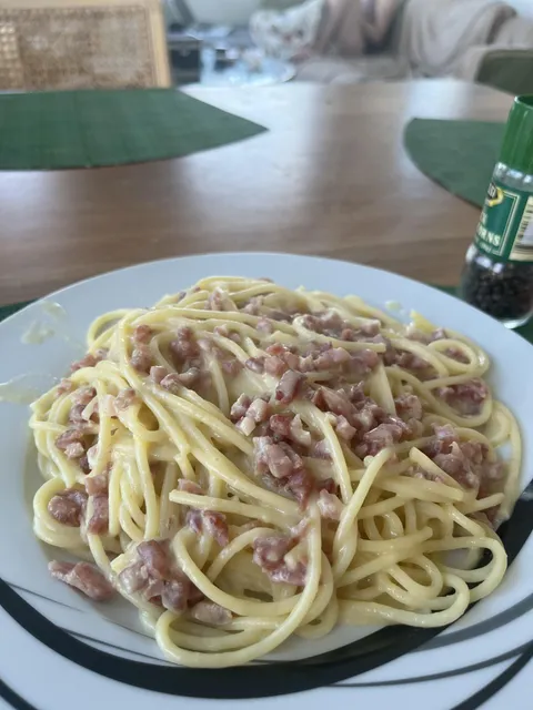 [homemade] Spaghetti and pancetta with an egg and parmesan sauce