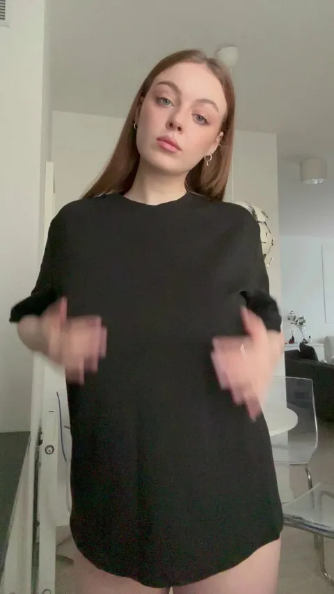 No bra, no shame — just lifting my shirt and letting these tits breathe [reveal]