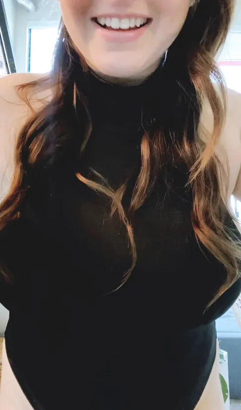 My neighbour can see everything I do, I don’t have any blinds in my apartment. Would you watch if you were him? 👀