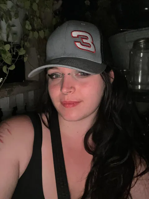 F21 unemployed recovering addict and former goth. End me.