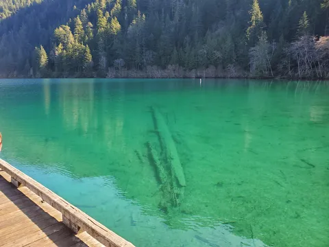 🔥 Cresent Lake in Washington. The 2nd deepest lake in the state.