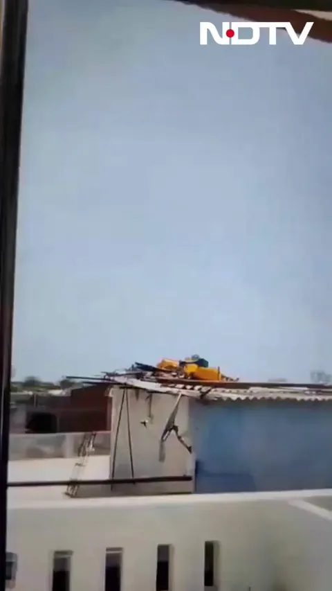 Video footage showing moments before the Air India passanger aircraft crash in Ahemdabad today