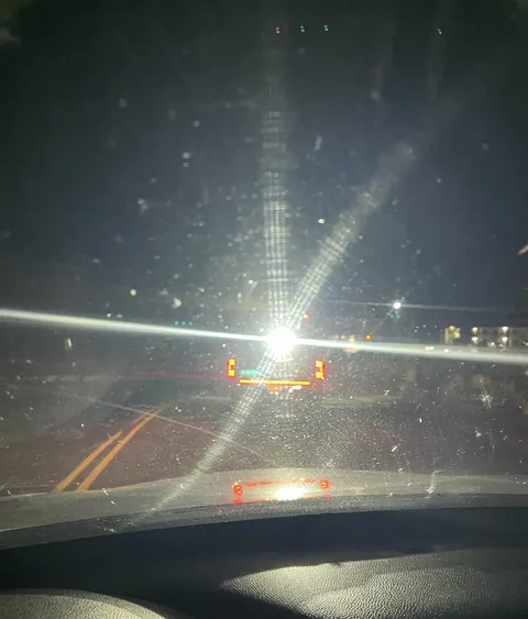 This truck with high beams permanently on the back? Never seen this before, literally as bright as high beams. Fucking asshole