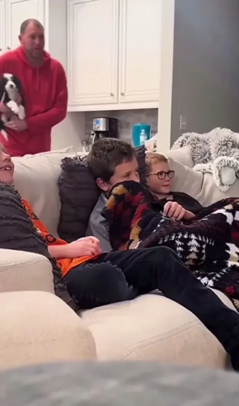 Dad surprises kids with their first ever puppy