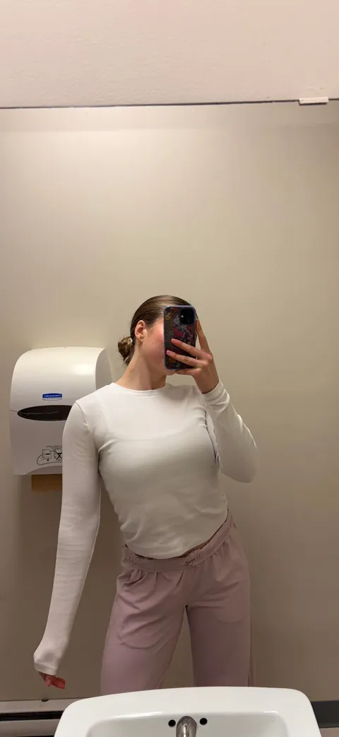 [F]eel like I’m not the only one who deserves a raise at work…😉💕