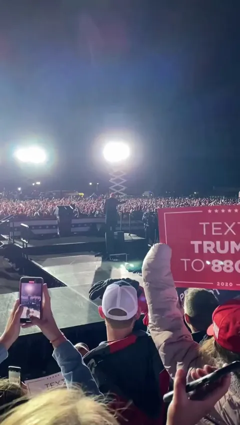 Trump dancing after 5th rally on Sunday