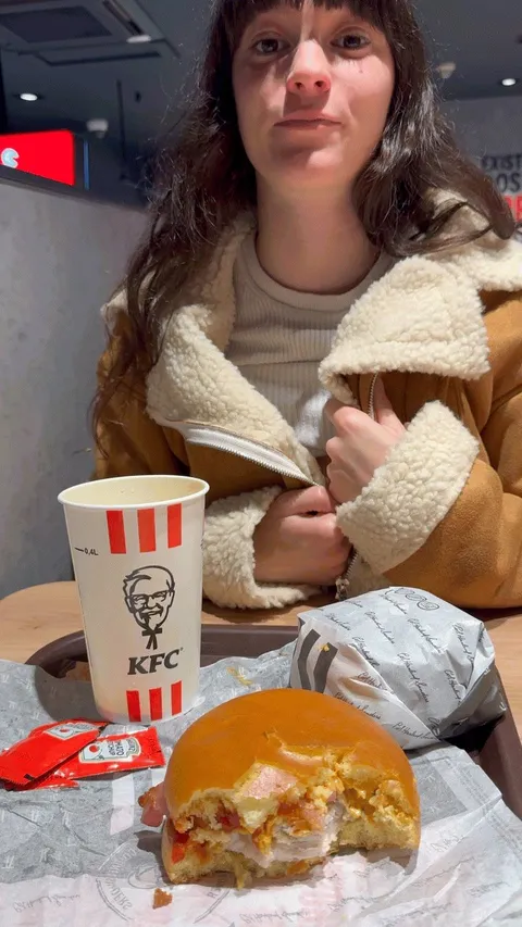 Flashing between bites of my burger at KFC