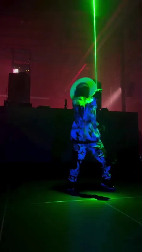 Insane synchronization