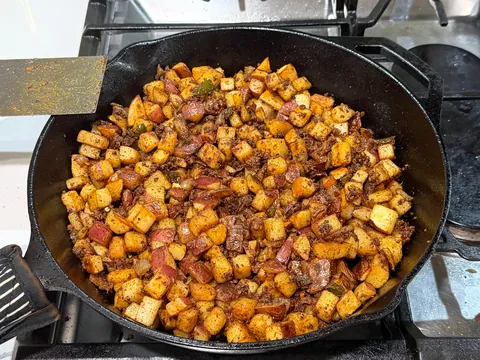 [homemade] chorizo, potato and eggs