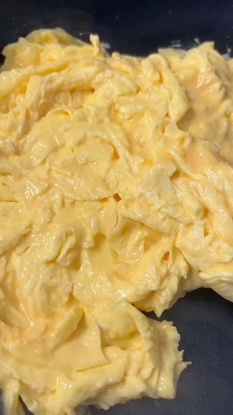 [Pro/chef] Soft scrambled eggs I made yesterday were lookin ideal