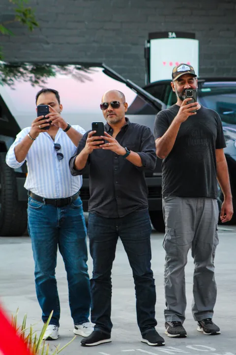 [OC] Outside the Tesla Diner in Hollywood, Friday Oct. 3