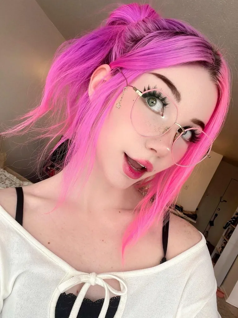 e-girls are too hot 🥵