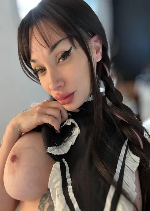 34F goth mommy… What’s our age gap?