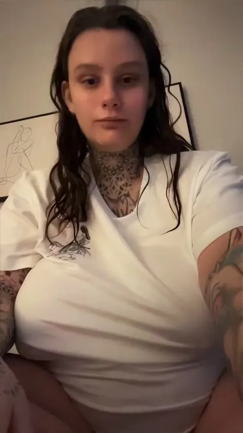 We’ve got milk at 32 weeks ❤️so surprised 