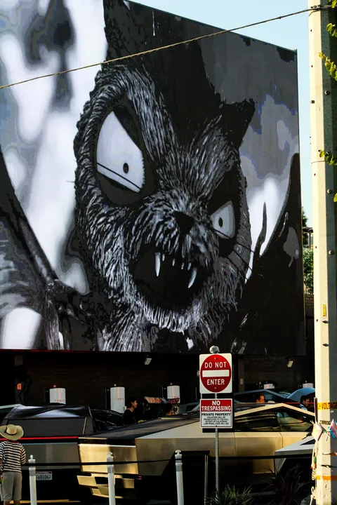 The Tesla Diner in Hollywood threw a Halloween party tonight… so the protesters outside did too [OC]