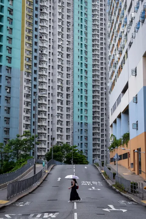 Walking through the density of Hong Kong [OC]