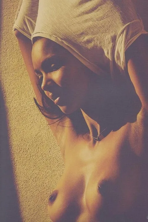 Former Victoria’s Secret model Lais Ribeiro says “Hi”. 2015