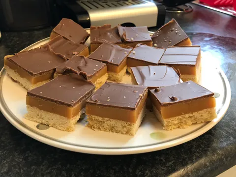 [Homemade] Millionaire shortbread