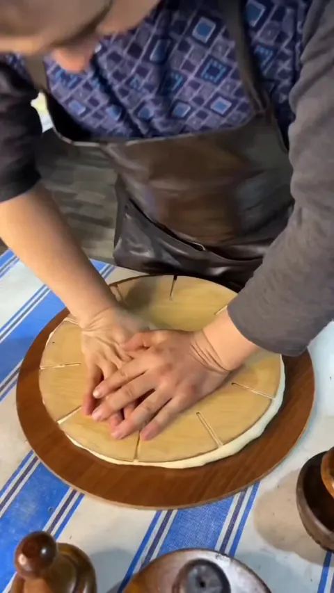 The art of making a decorative bread