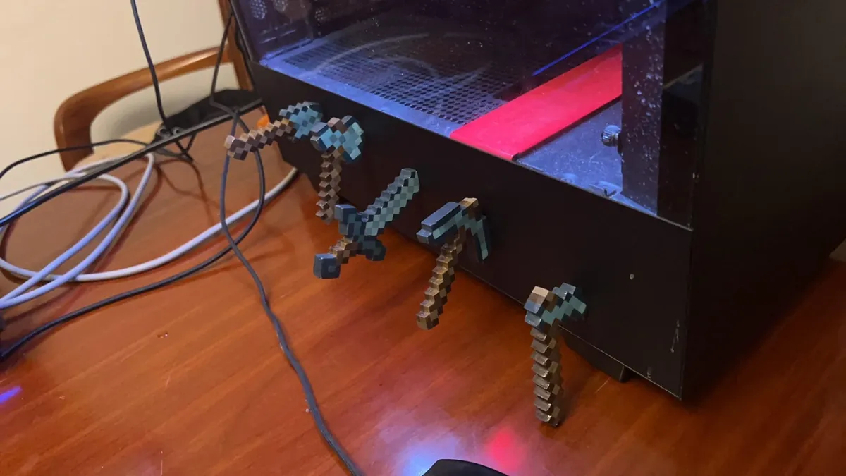 I was trying to make some fridge magnets with clay, but then I figured it actually look better on my PC case lol