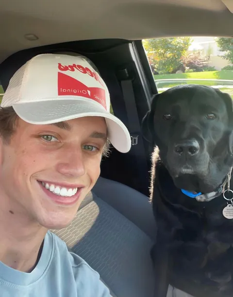 20 yo super horny send a dm