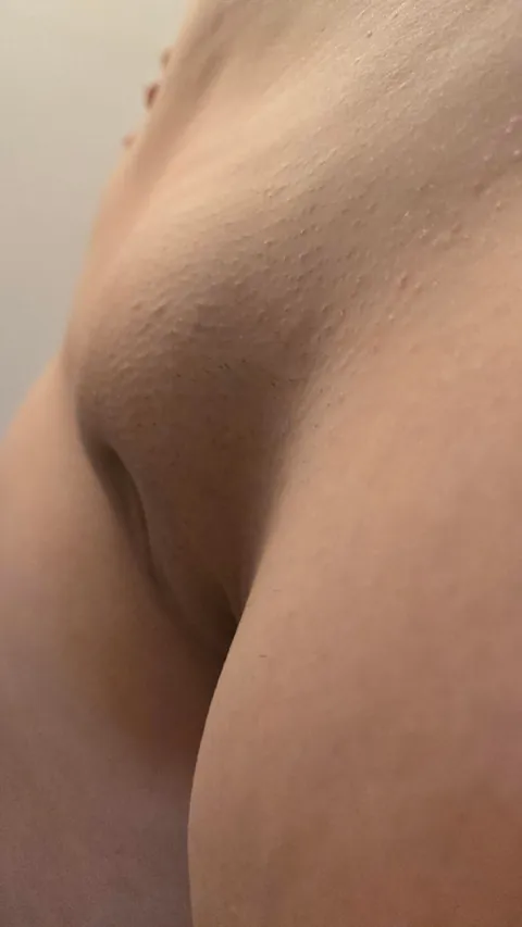 Which angle makes my mound look more kissable? 😽